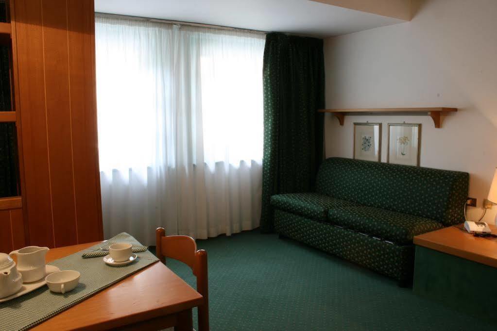 Residence Hotel Sport Campiglio Madonna di Campiglio Exterior photo