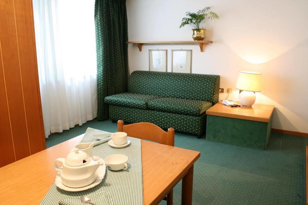 Residence Hotel Sport Campiglio Madonna di Campiglio Exterior photo